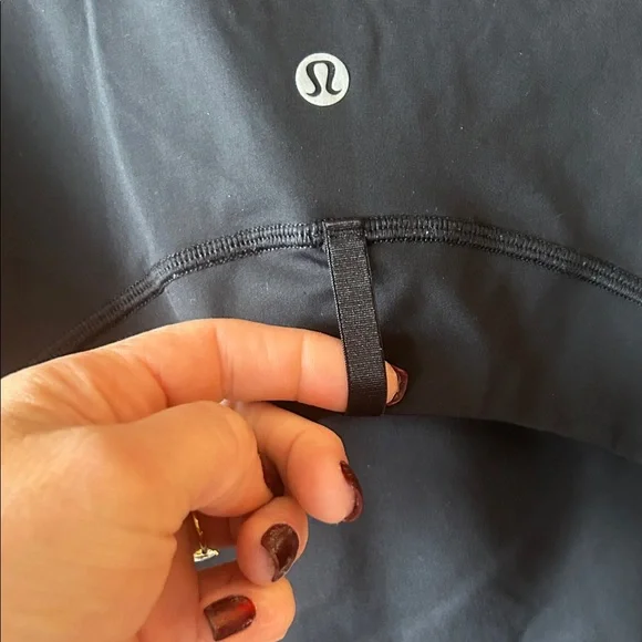 Lululemon Women's Black Jacket.   Size 6 - Picture 14 of 15